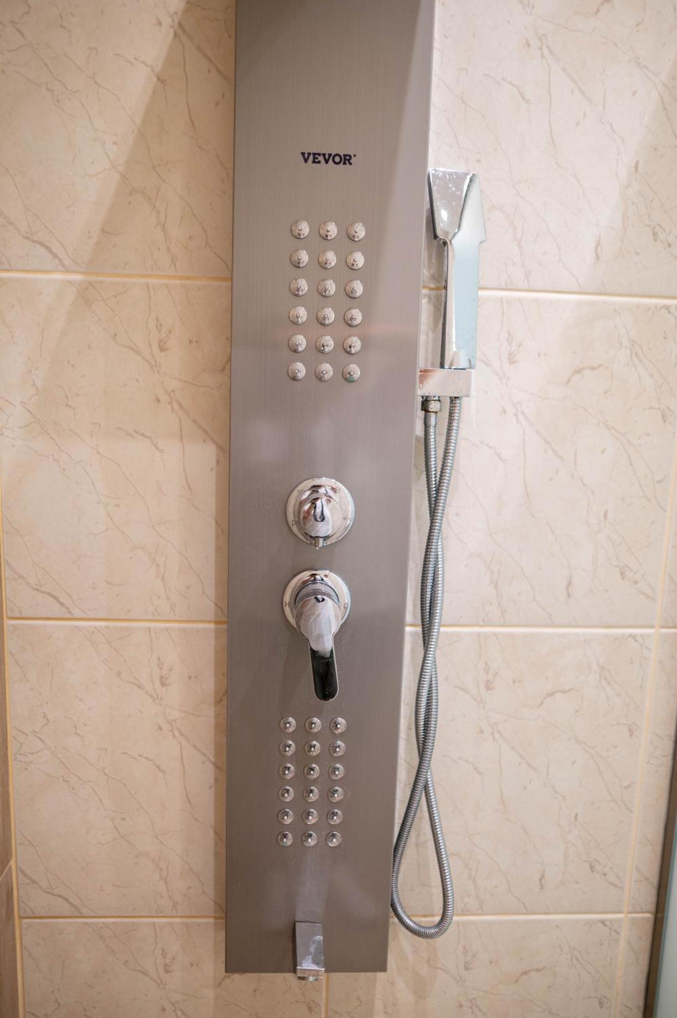 Kosnian City Suites ภายนอก รูปภาพ